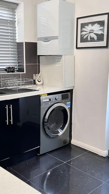 Cheerful 3 Bedroom Townhouse With Free Parking. Billericay Eksteriør bilde