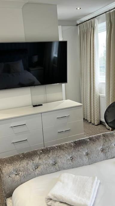Cheerful 3 Bedroom Townhouse With Free Parking. Billericay Eksteriør bilde