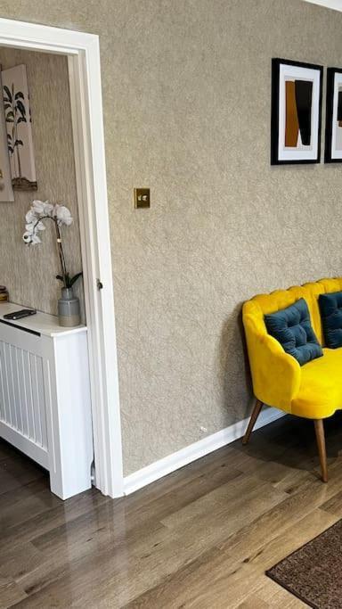 Cheerful 3 Bedroom Townhouse With Free Parking. Billericay Eksteriør bilde