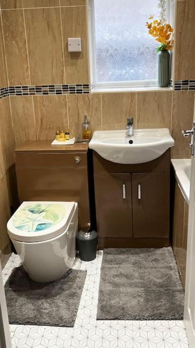Cheerful 3 Bedroom Townhouse With Free Parking. Billericay Eksteriør bilde