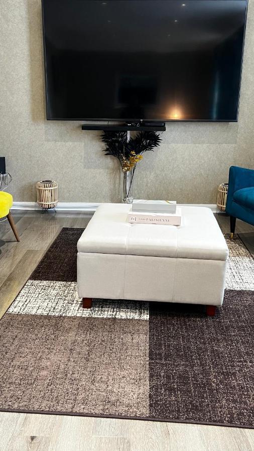 Cheerful 3 Bedroom Townhouse With Free Parking. Billericay Eksteriør bilde